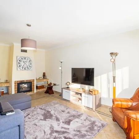 Sequeira - Private Pool - Free Wifi - By Bedzy Villa *