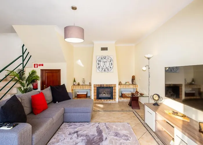 Villa Sequeira - Private Pool - Free Wifi - By Bedzy *