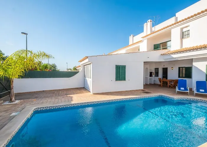 Villa Sequeira - Private Pool - Free Wifi - By Bedzy *