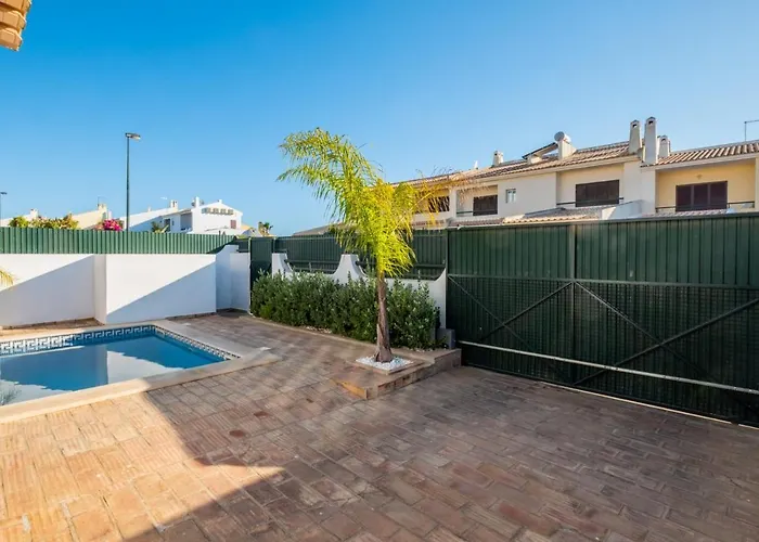 Villa Sequeira - Private Pool - Free Wifi - By Bedzy *