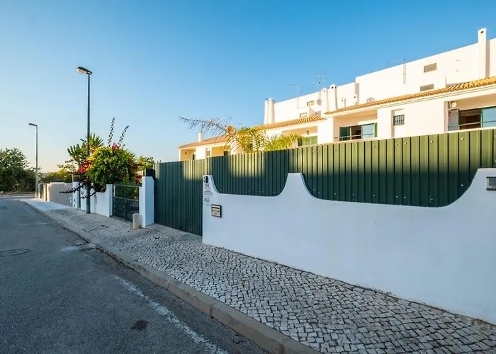 Sequeira - Private Pool - Free Wifi - By Bedzy *