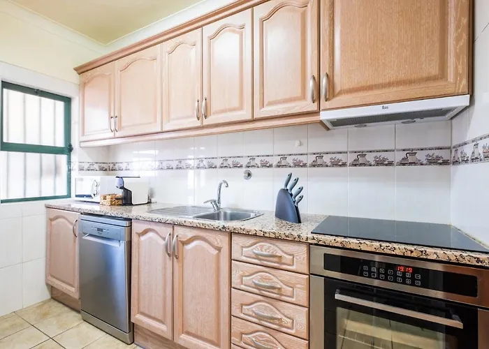 Villa Sequeira - Private Pool - Free Wifi - By Bedzy