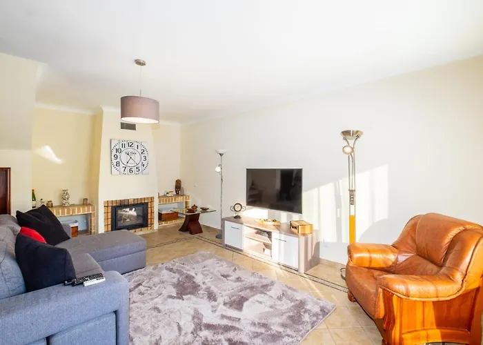 Sequeira - Private Pool - Free Wifi - By Bedzy Villa *